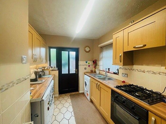 2 Bedroom Semi-detached House For Sale In Clarkes Lane, West Bromwich, B71