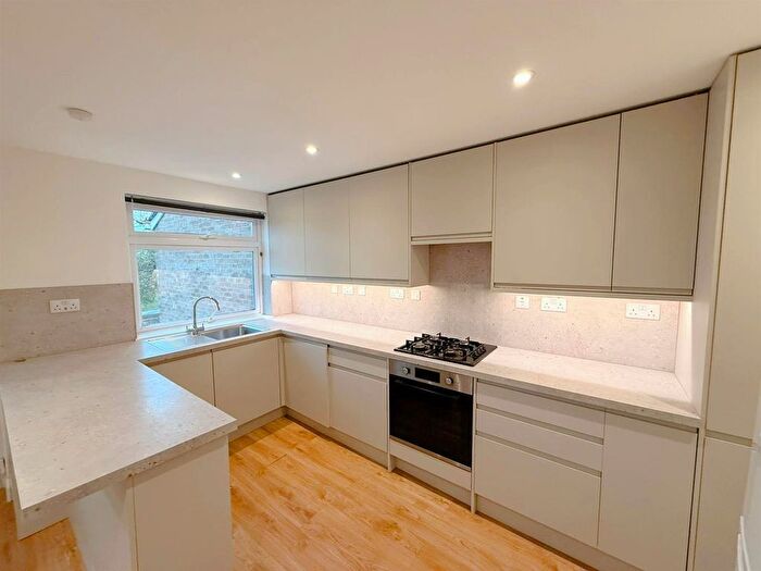 1 Bedroom Flat To Rent In Harrowdene Gardens, Teddington, TW11