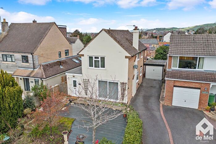 3 Bedroom Detached House For Sale In Priory Lane, Bishops Cleeve, Cheltenham, GL52