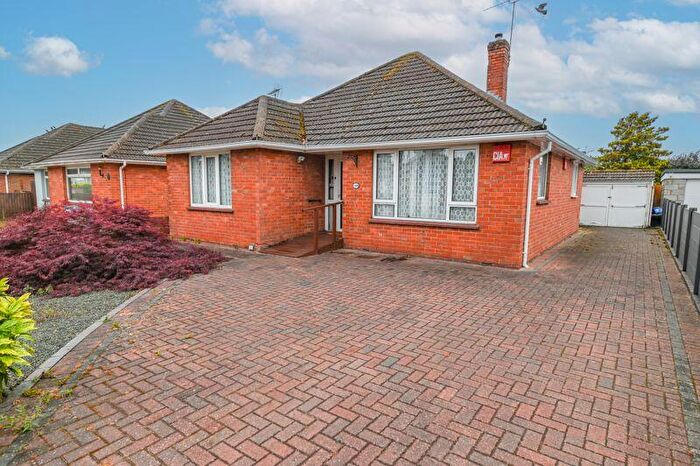 3 Bedroom Detached Bungalow For Sale In Milton Road, Cowplain, PO8