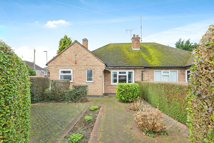 2 Bedroom Bungalow For Sale In The Fairway, Blaby, Leicester, Leicestershire, LE8