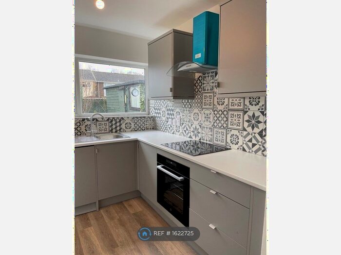 4 Bedroom Semi-Detached House To Rent In Silver Green, King's Lynn, PE30