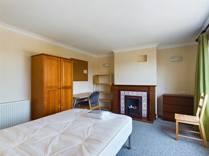 4 Bedroom Semi-Detached House To Rent In Isfield Road, Brighton, BN1