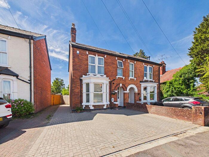 4 Bedroom Semi Detached House For Sale In Tuffley Avenue, Gloucester, GL1