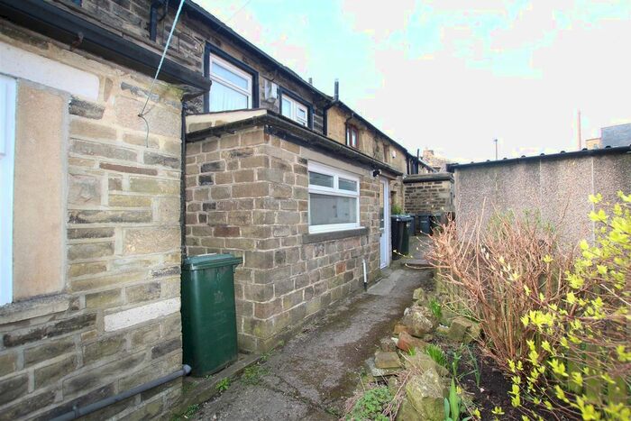 1 Bedroom Cottage To Rent In Acre Place, Wibsey, Bradford, BD6