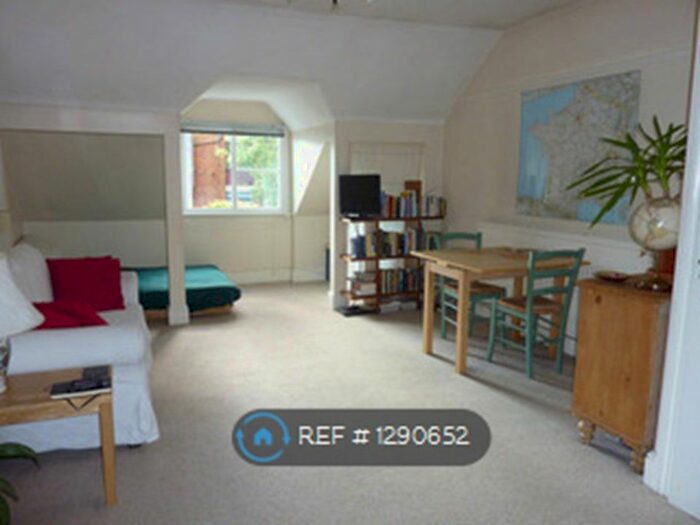 Studio To Rent In E, London NW3