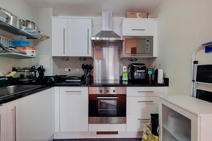 2 Bedroom Flat To Rent In Mercury House, Canning Town, London, E16