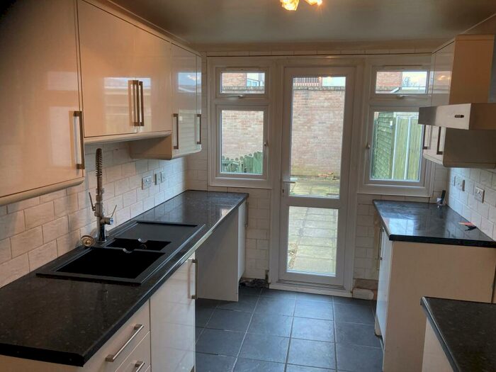 3 Bedroom House To Rent In Southend On Sea, Essex, SS2