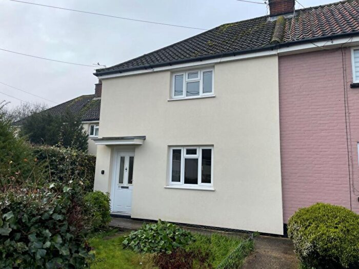 3 Bedroom Semi Detached House For Sale In Pedlars Grove, Swaffham, Norfolk, PE37