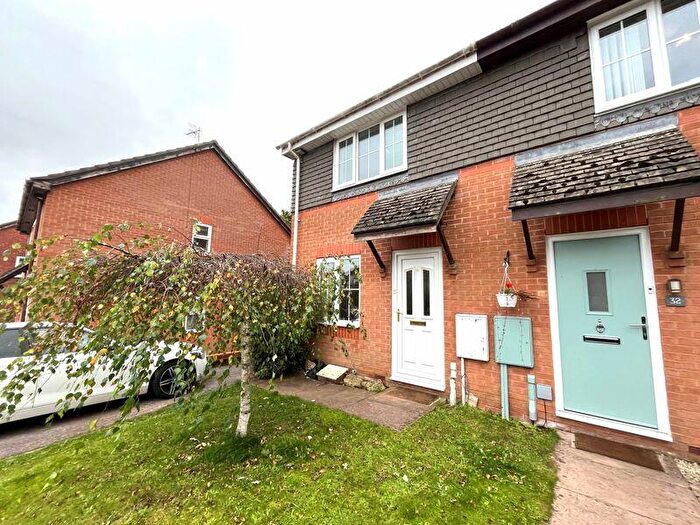 2 Bedroom House To Rent In Oak Close, Exeter, EX6