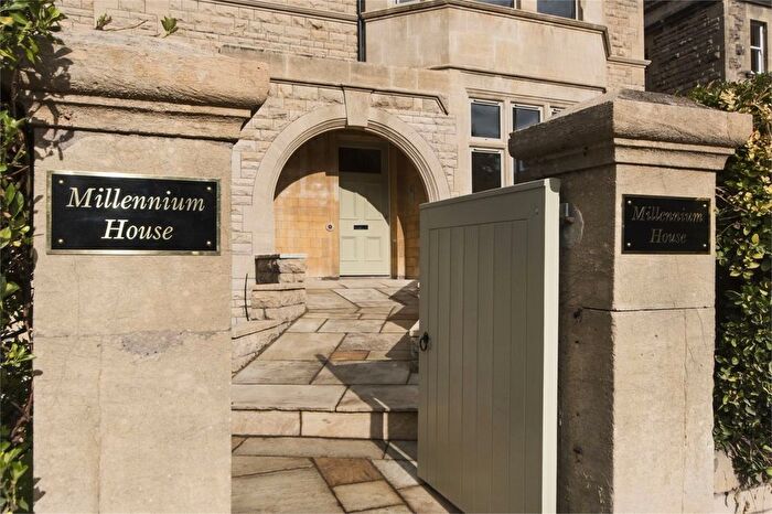 2 Bedroom Flat To Rent In Beckford Road, Bath, BA2