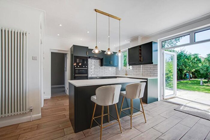4 Bedroom Semi-Detached House For Sale In Bexley Lane, Sidcup, DA14