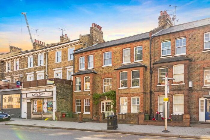 1 Bedroom Flat To Rent In Queenstown Road, London, SW8