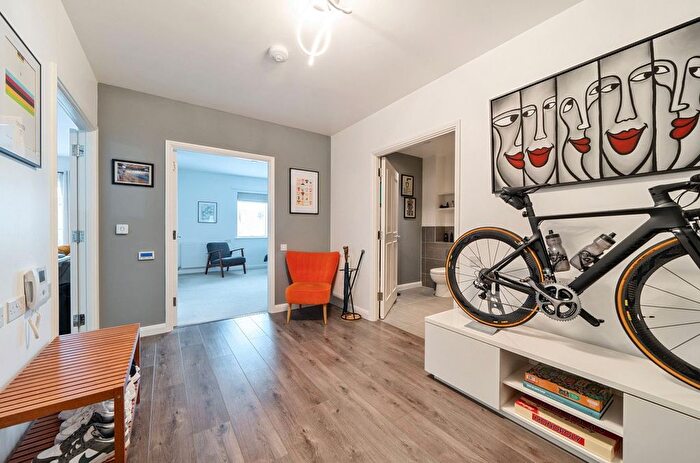 1 Bedroom Flat For Sale In Manston Court, Thornbury Way, Waltham Forest, E17