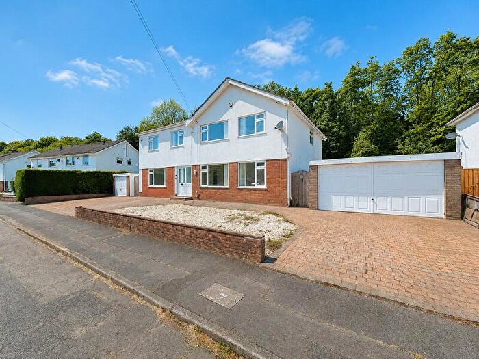 6 Bedroom Detached House For Sale In Bishwell Road, Gowerton, Swansea, City And County Of Swansea., SA4