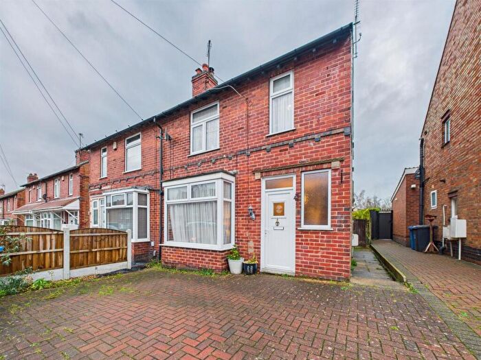 4 Bedroom Semi-Detached House For Sale In Penrhyn Avenue, Derby, DE23