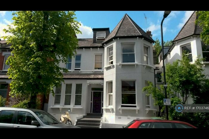 2 Bedroom Flat To Rent In Crouch End, London, N4