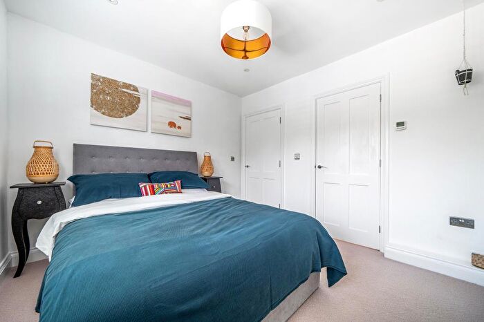 2 Bedroom Apartment To Rent In Yarnells Hill, Oxfordshire, OX2