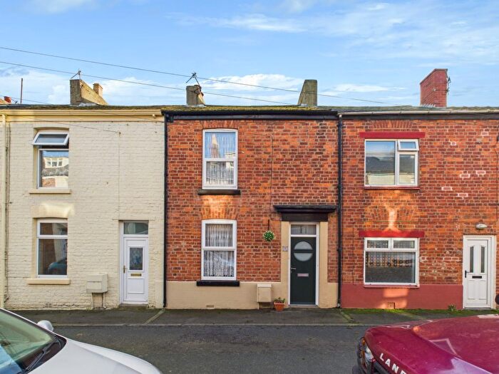 3 Bedroom Terraced House For Sale In Oswy Street, Whitby, YO21