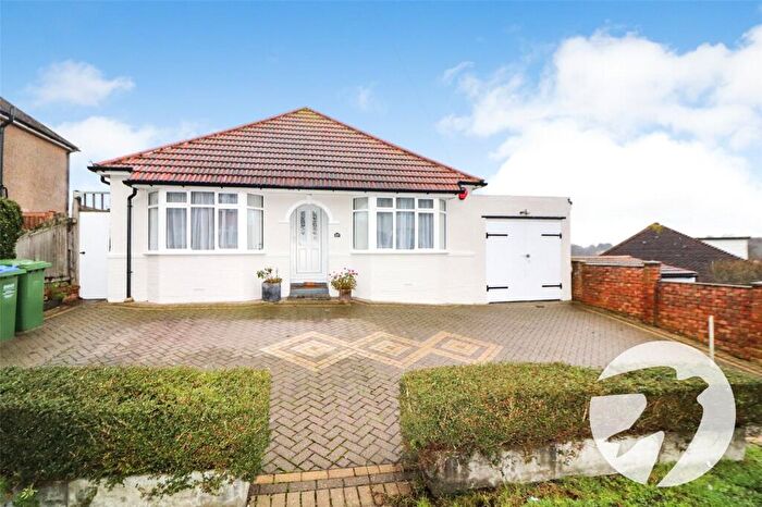 2 Bedroom Bungalow For Sale In Coniston Road, Bexleyheath, DA7