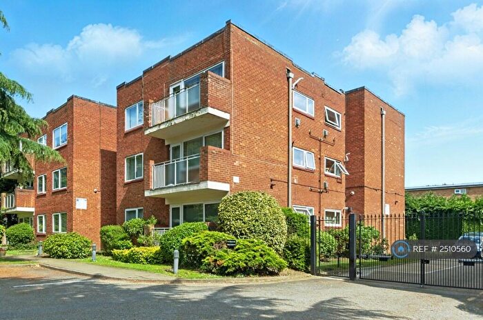 3 Bedroom Flat To Rent In Laburnum Lodge, London, N3