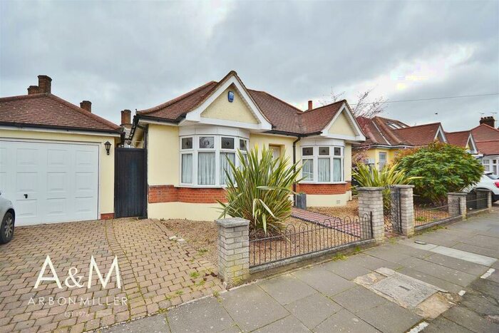 2 Bedroom Detached Bungalow To Rent In Cranbourne Gardens, Barkingside, IG6