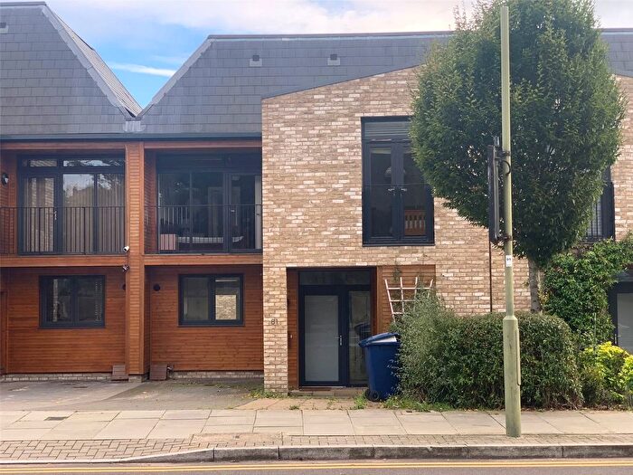 3 Bedroom Terraced House To Rent In Mays Lane, Barnet, EN5