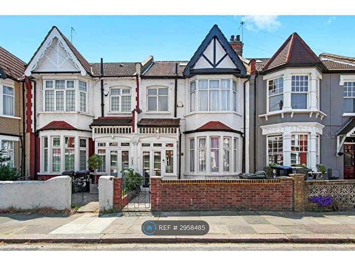 5 Bedroom Terraced House To Rent In Melbourne Avenue, London, N13