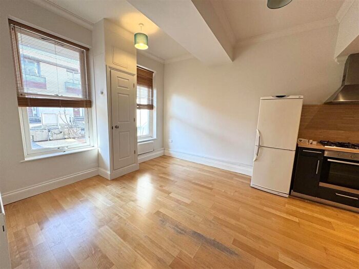 1 Bedroom Flat To Rent In Montpelier Apartments, Montpelier Road, Brighton, BN1