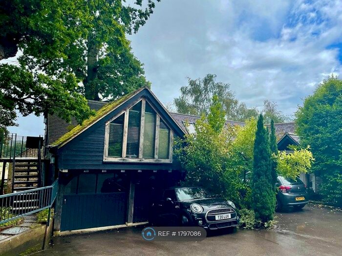 Studio To Rent In Oakley House, Wickham, PO17