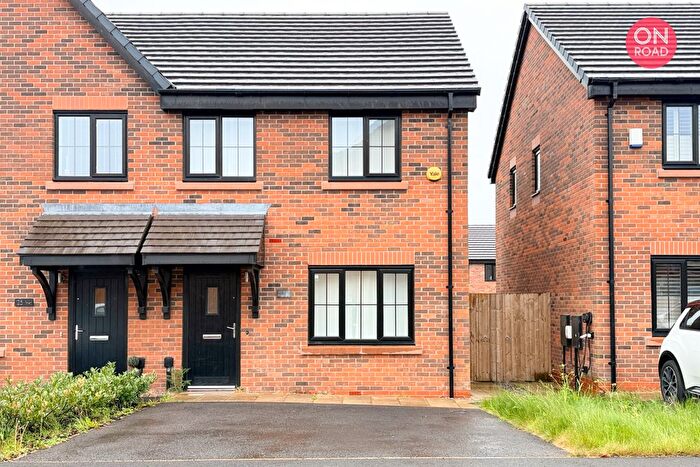3 Bedroom Semi-Detached House For Sale In Silk Mill Street, Mosley Common, M28