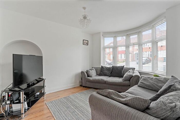 3 Bedroom End Terrace House For Sale In Lichfield Road, Coventry, CV3