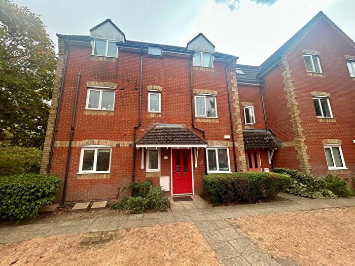 2 Bedroom Flat To Rent In Campion Close Romford, RM7