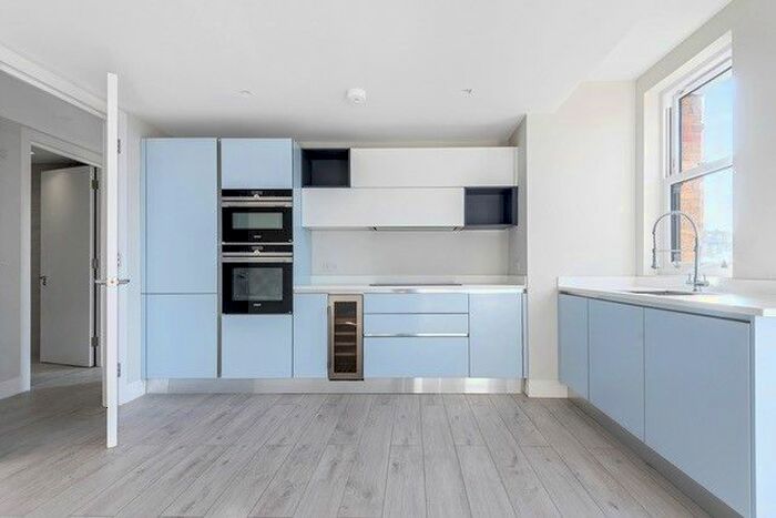 2 Bedroom Flat To Rent In Lordship Lane, London, SE22