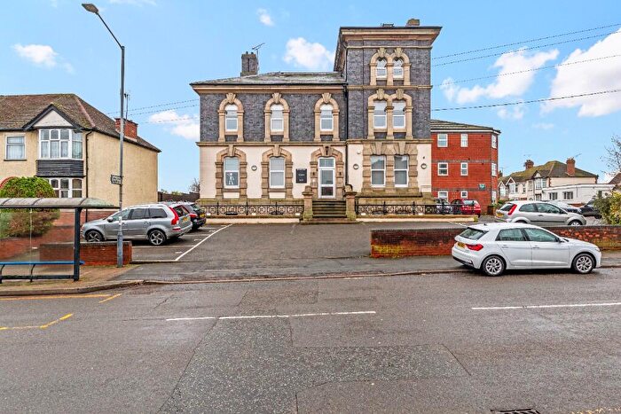 2 Bedroom Penthouse To Rent In Cape Road, Warwick, Warwickshire, CV34