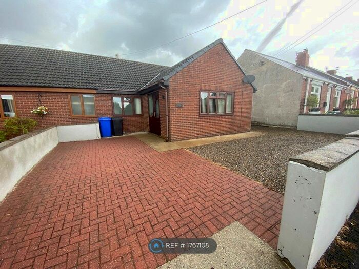 2 Bedroom Bungalow To Rent In High Road, Stanley, Crook, DL15