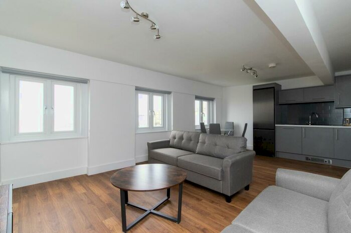 2 Bedroom Flat To Rent In Marine Gardens, Margate, CT9