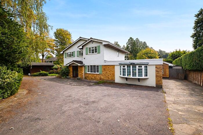 5 Bedroom Detached House For Sale In Upper Chobham Road, Camberley, GU15