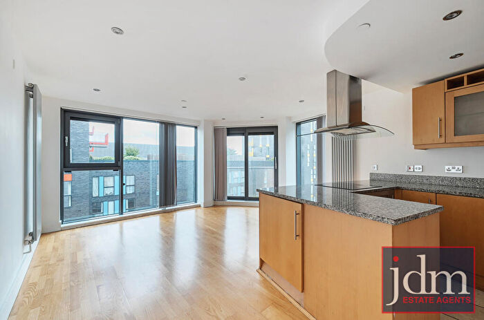 2 Bedroom Apartment To Rent In Millharbour, London, E14