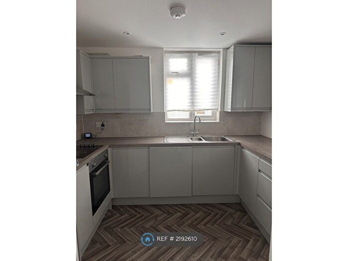 3 Bedroom Maisonette To Rent In Well Hall Road, London, SE9