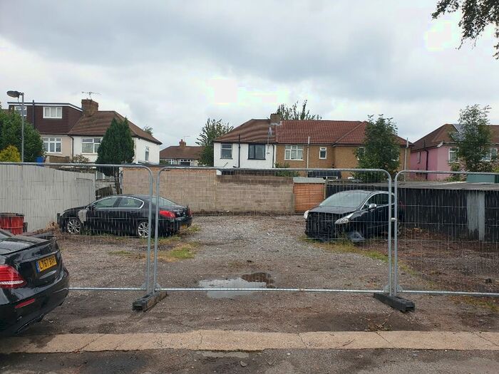 Land To Rent In Lincoln Road, Enfield, EN1