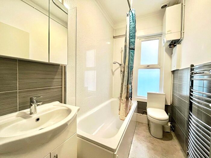 1 Bedroom Flat To Rent In Gowan Road, Willesden Green, NW10