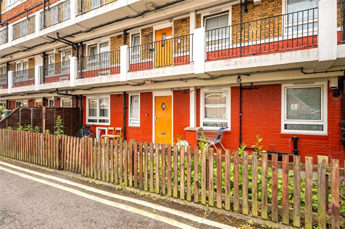 4 Bedroom Apartment For Sale In Neckinger Estate, London, SE16