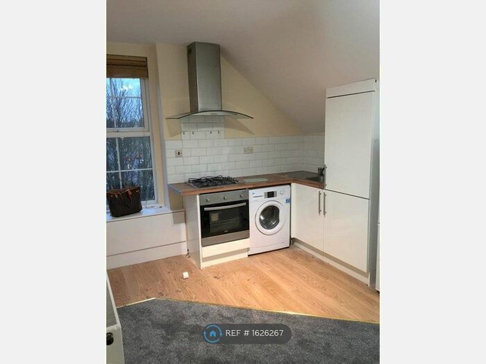 Studio To Rent In Stanningley Road, Leeds, LS12