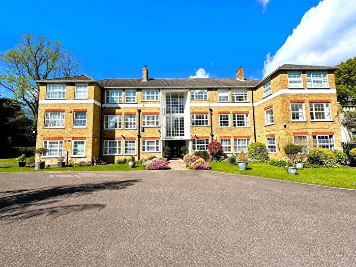 3 Bedroom Flat To Rent In Kemnal Road, Chislehurst, BR7