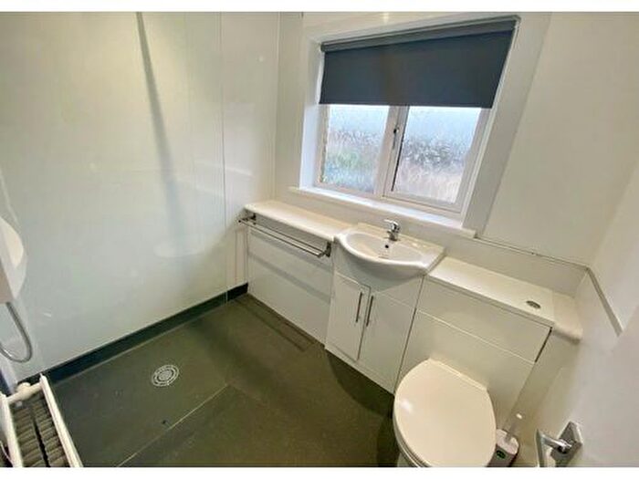 2 Bedroom End Of Terrace House To Rent In Elm Drive, Johnstone, PA5