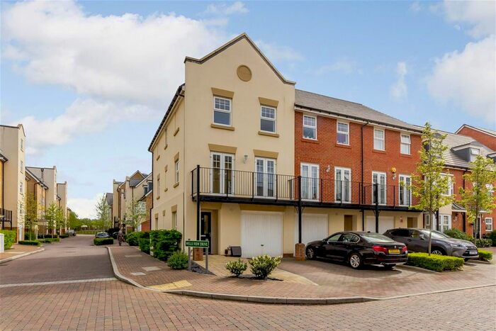 4 Bedroom End Of Terrace House To Rent In Mackintosh Street, Bromley, Kent, BR2