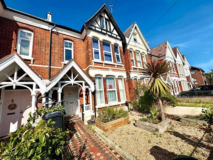 1 Bedroom Flat For Sale In Goldsmith Avenue, Southsea, PO4