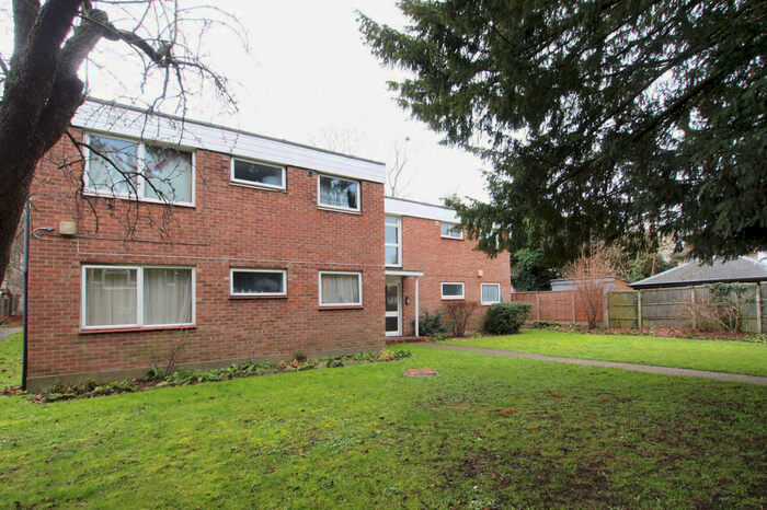2 Bedroom Flat To Rent In Hinton Court, Hinton Road, Wallington, Surrey, SM6