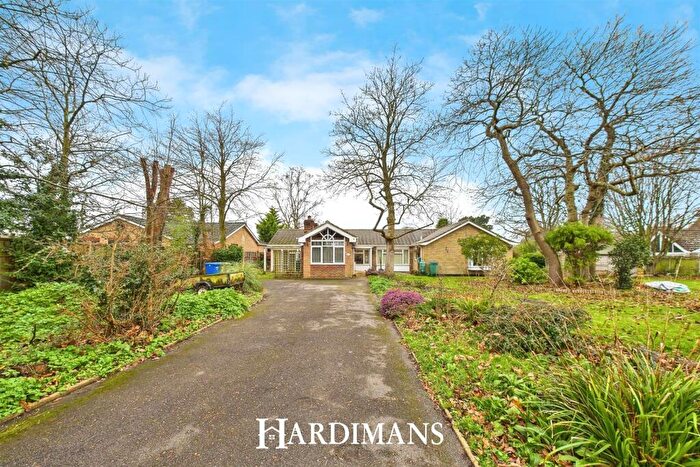 4 Bedroom Detached Bungalow For Sale In Old Lane, Corton, Lowestoft, NR32